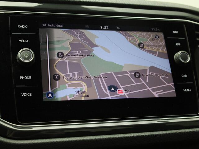 Volkswagen T-Roc 1.5TSI/150PK DSG Sport · Navigatie · Apple/Android Car Play · Trekhaak