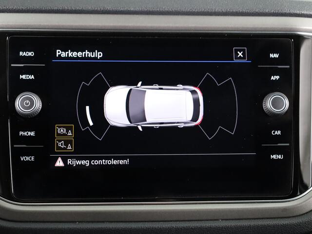 Volkswagen T-Roc 1.0 TSI Style | Parkeersensoren voor en achter | Cruise controle adaptief | Apple Carplay en Android auto |