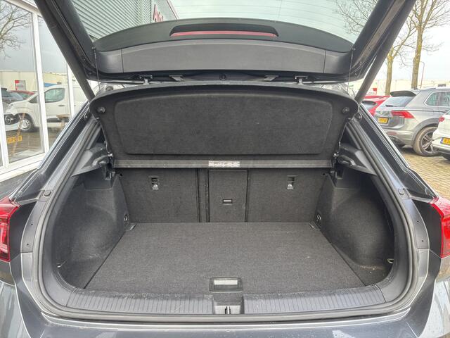 Volkswagen T-Roc 1.5 TSI Sport 2x R-Line | Parkeer Camera | Adaptieve Cruise | Navi
