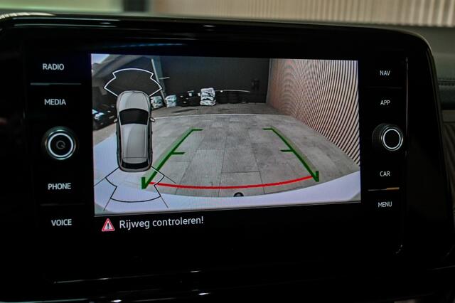 Volkswagen T-Roc 1.5 TSI R-Line | PANO | ACC | STOELVERWARMING | TREKHAAK