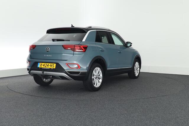 Volkswagen T-Roc 1.5 TSI 150pk DSG Style Trekhaak Camera Stoelverwarming Virtual Cockpit Navigatie