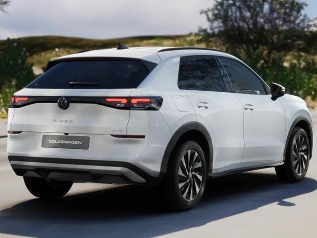 Volkswagen T-Roc Life First Edition 1.5 eTSI 116 PK 7 versn. DSG · Draadloze telefoonlader · Comfort Pakket · Trekhaak ·
