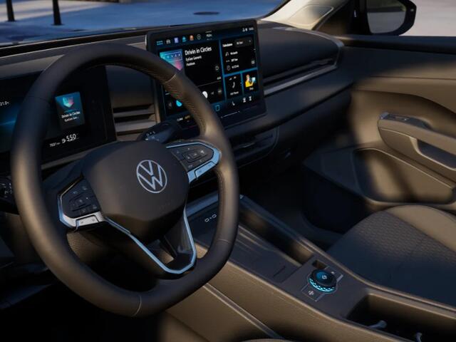 Volkswagen T-Roc Life First Edition 1.5 eTSI 116 PK 7 versn. DSG · Draadloze telefoonlader · Comfort Pakket · Trekhaak ·