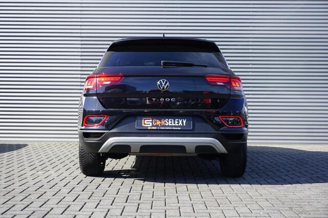 Volkswagen T-Roc 115PK Life Edition ALLSEASONS | STOELVERWARMING | PARK.SENS