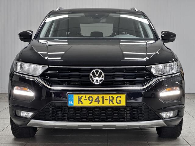 Volkswagen T-Roc 1.5 TSI Style Business /150PK! /Lane Assist! /Apple + Android /DAB+! /Navi /Airco /Adaptief Cruise /Elek. pakket /Bluetooth /Regensensor /16"LMV /Extra getint glas /LED Dagrijverl. /Dakrails /PDC V+A!