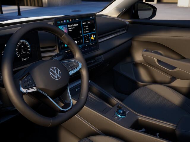 Volkswagen T-Roc Life First Edition 1.5 eTSI 116 PK | Trekhaak | Stoel- & Stuurverwarming | Carplay | Camera |