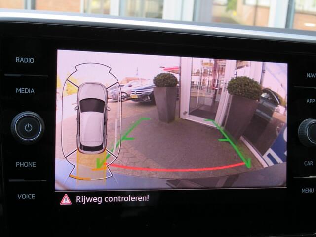 Volkswagen T-Roc 1.5 TSI 150pk DSG-aut. GOAL EDITION / Trekhaak / Camera / IQ Light / Stoelverw. / FABRIEKS garantie