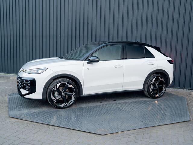 Volkswagen T-Roc 1.5 eTsi R-Line First Edition | Black Style | 360 Camera | Head Up | Elk. A-klep | IQ Light | Prijs Rijklaar!!