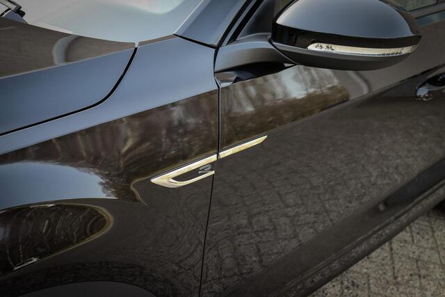 Volkswagen T-Roc 1.5 TSI R-Line Edition IQ-Light/Keyless/Trekhaak/Virtual cockpit