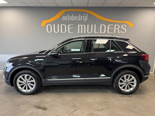Volkswagen T-Roc 1.5 TSI IQ.Light/Automaat/Stoelverwarming/PDC
