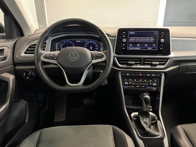 Volkswagen T-Roc 1.5 TSI IQ.Light/Automaat/Stoelverwarming/PDC