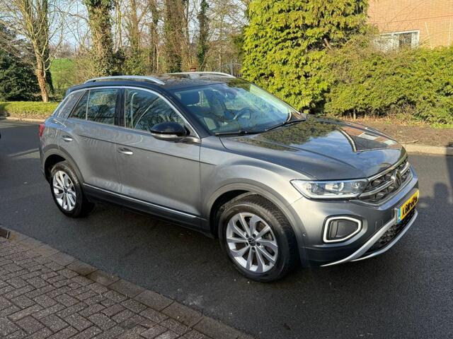 Volkswagen T-Roc 1.5 TSI Live*apple Carplay/Android*navigatie*stoelverwarming*automaat*