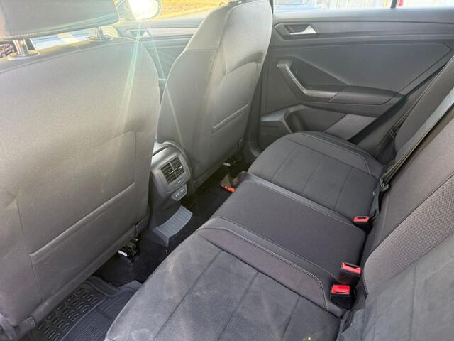 Volkswagen T-Roc 1.5 TSI Live*apple Carplay/Android*navigatie*stoelverwarming*automaat*