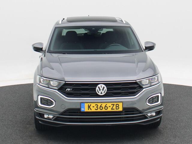 Volkswagen T-Roc 1.5 TSi 150 Pk Automaat Sport Business R-Line | Panoramadak | Adaptive Cruise | Climate Control | Stoelverwarming | Parkeersensoren | Bluetooth | Trekhaak | Navigatie | 19 Inch | 67.919 Km!!