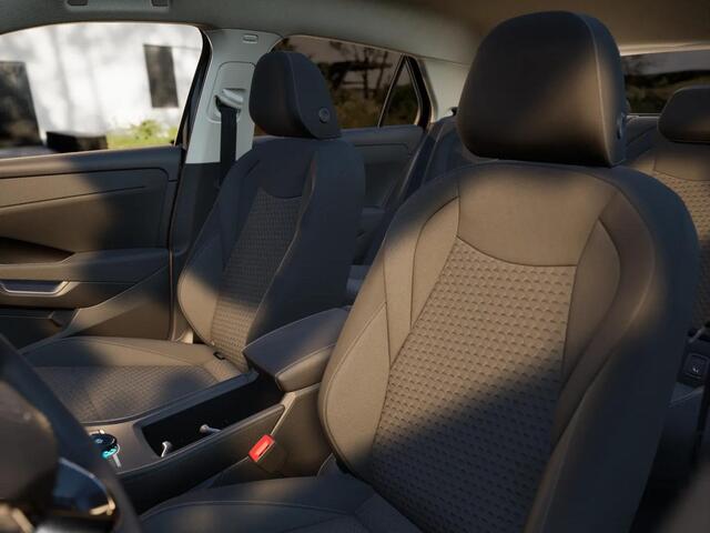 Volkswagen T-Roc Life First Edition 1.5 eTSI 85 kW / 116 PK SUV 7 v