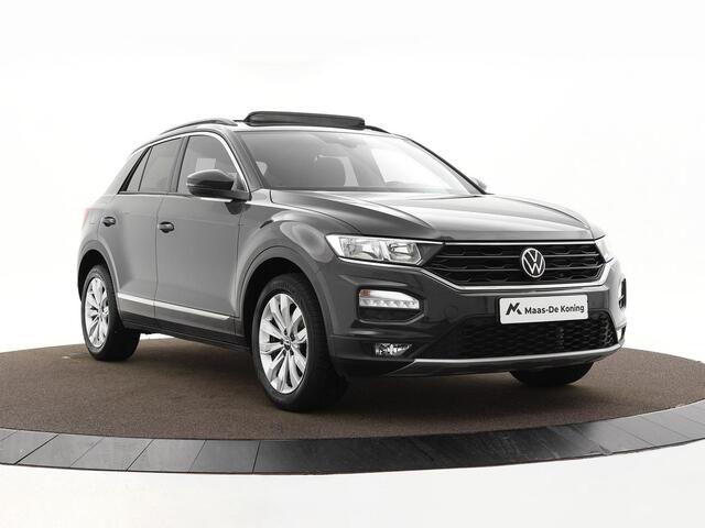 Volkswagen T-Roc 1.5 TSI 150pk DSG Sport · Panoramadak · Afneembare Trekhaak · Stoelverwarming · Navigatie · 17"Velgen · Elek. Inklapbare Spiegels ·
