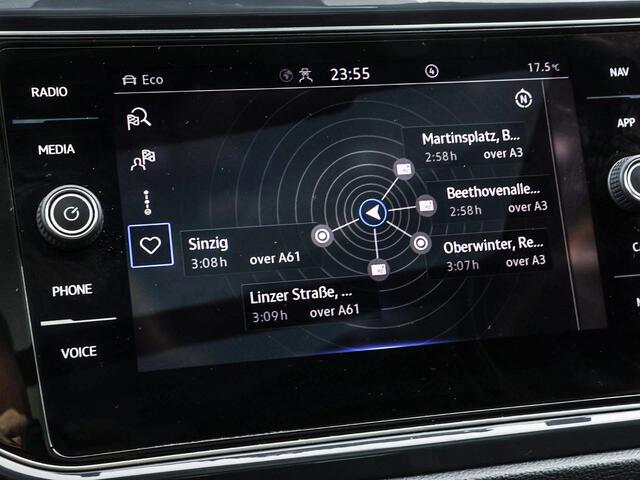 Volkswagen T-Roc 1.5 TSI 150pk DSG Sport · Panoramadak · Afneembare Trekhaak · Stoelverwarming · Navigatie · 17"Velgen · Elek. Inklapbare Spiegels ·