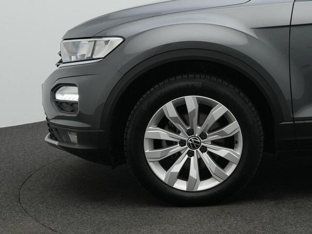 Volkswagen T-Roc 1.0 TSI 110 pk Comfort | Trekhaak | Achteruitrijcamera | Adaptive Cruise | Navigatie