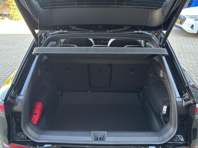 Volkswagen T-Roc 1.5 eTSI R-LINE TREKHAAK/PANO-DAK/CAMERA/ELEK-KLEP/IQ/ACC/STOELVERW