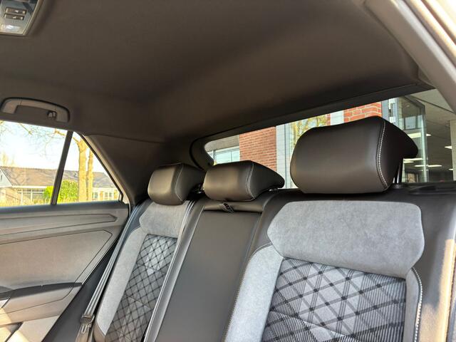 Volkswagen T-Roc 1.5 TSI R-Line Business+ IQ LIGHT | CAMERA | BLIND SPOT | ACC | STOEL- EN STUURVERWARMING
