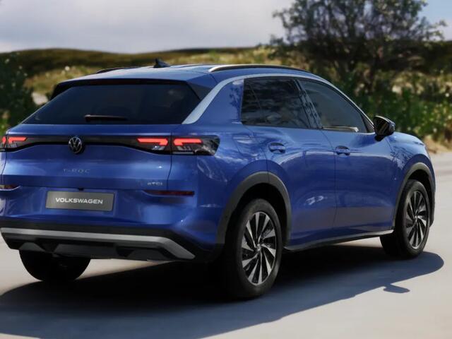 Volkswagen T-Roc Life First Edition 1.5 eTSI 116 PK 7 versn. DSG · Achteruitrijcamera · Draadloze telefoonlader · Comfort Pakket · Trekhaak ·