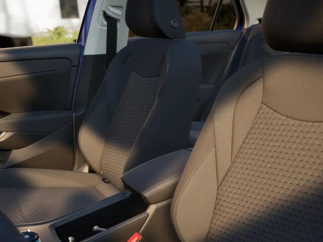 Volkswagen T-Roc Life First Edition 1.5 eTSI 116 PK 7 versn. DSG · Achteruitrijcamera · Draadloze telefoonlader · Comfort Pakket · Trekhaak ·