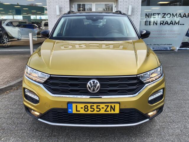 Volkswagen T-Roc 1.5 TSI Style Business | Navi | Sensoren v/a | Stoelverwarming