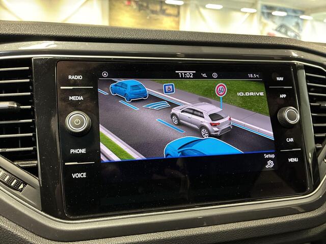 Volkswagen T-Roc 1.5 TSI 150pk DSG Sport · Panoramadak · Camera · Keyless · Apple/Android Car Play · Navigatie · Dodehoek Detectie · 17'' Inch ·