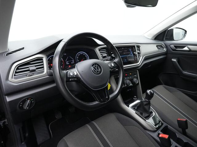 Volkswagen T-Roc 1.0 TSI 110 pk Style | Trekhaak | Navigatie | Adaptive Cruise | Parkeersensoren voor/achter