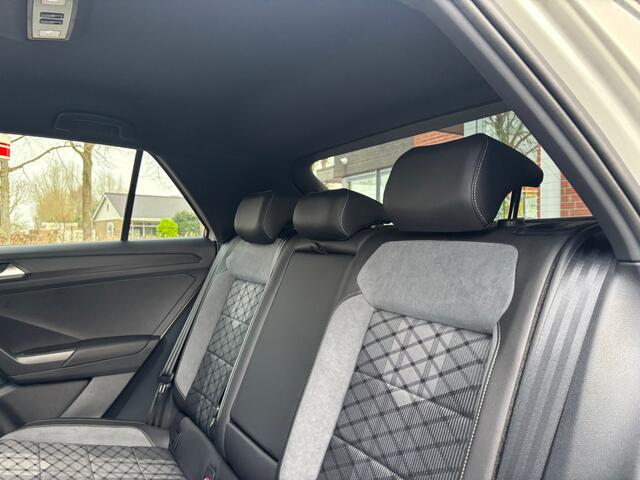 Volkswagen T-Roc 1.5 TSI R-Line Business IQ LIGHT | CAMERA | BLIND SPOT | ACC | STOEL- EN STUURVERWARMING