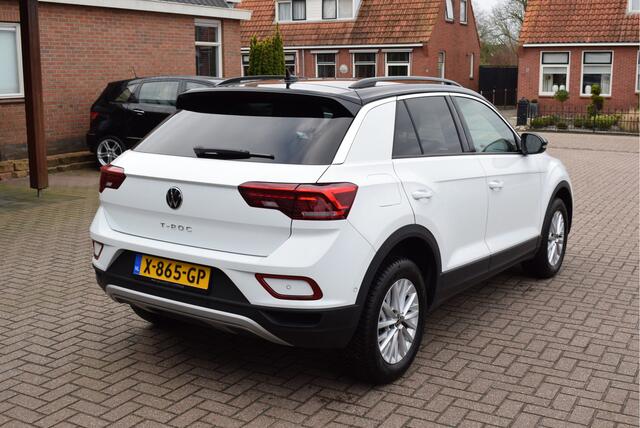 Volkswagen T-Roc 1.0 TSI Life Airco Lichtmetaal Trekhaak Navi