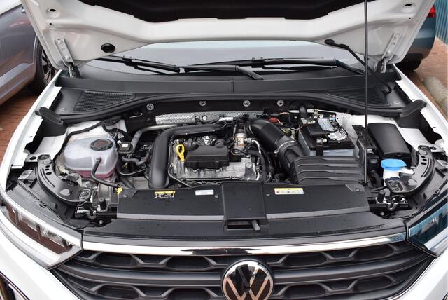 Volkswagen T-Roc 1.0 TSI Life Airco Lichtmetaal Trekhaak Navi