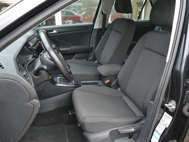 Volkswagen T-Roc 1.0 TSI Style | stoelverwarming | Apple Carplay/Android auto | all-season-banden | navigatie