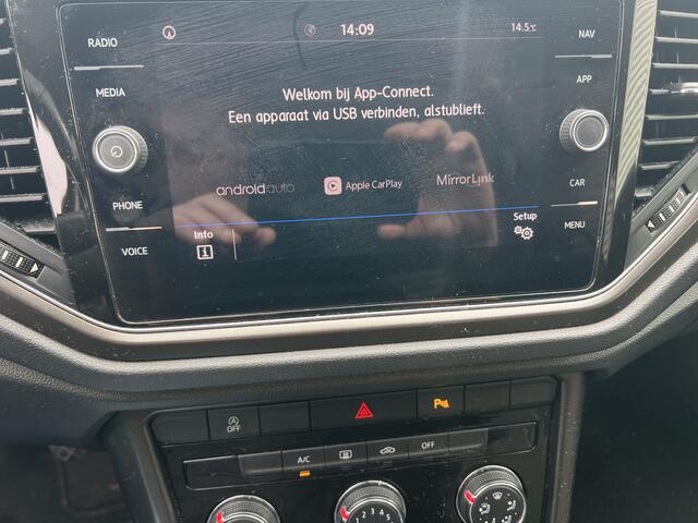 Volkswagen T-Roc 1.6 TDI Style | Nieuw Binnen! | Airco | Cruise | Trekhaak