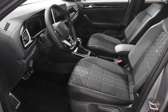 Volkswagen T-Roc 1.5 TSI 150pk DSG R-Line | Navigatie | Apple Carplay/Android Auto | Parkeersensoren | Camera | Blind Spot Assist | Adaptive Cruise Control | Elektrische achterklep | Stoel- en stuurverwarming | Climate Control | Ledverlichting | Virtual Cockpit