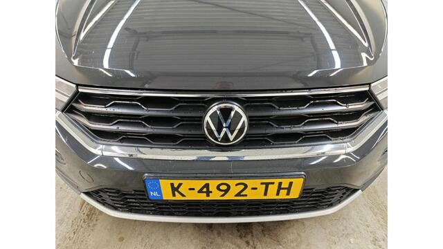 Volkswagen T-Roc 1.0 TSI Style Business NAVI TREKHAAK