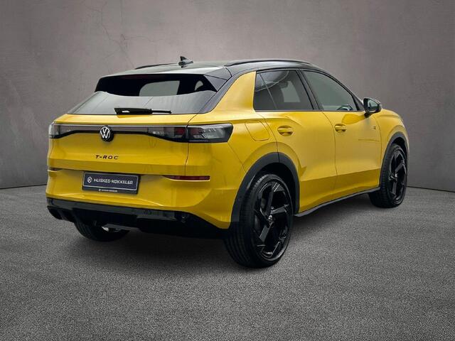 Volkswagen T-Roc R-Line First Edition 1.5 eTSI 150pk DSG Automaat Panoramadak, Harman Kardon audio, Adaptive cruise control, LED matrix koplampen, Lederen bekleding, Black style