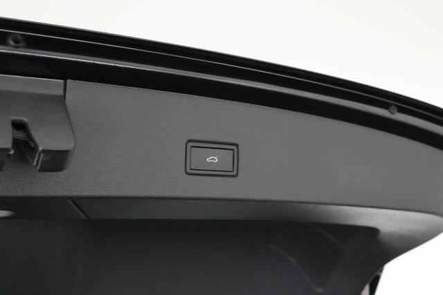 Volkswagen T-Roc 1.5 TSI 150pk DSG Sport Black Style Trekhaak Led Stoelverwarming Virtual Cockpit Navigatie