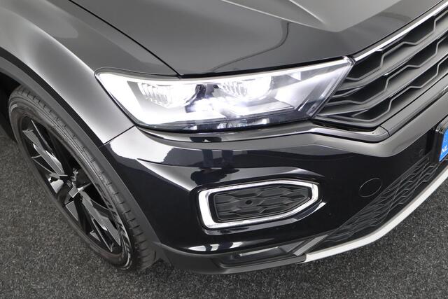 Volkswagen T-Roc 1.5 TSI 150pk DSG Sport Black Style Trekhaak Led Stoelverwarming Virtual Cockpit Navigatie