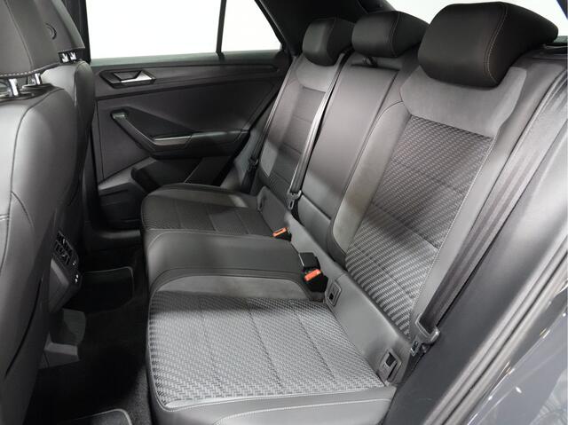 Volkswagen T-Roc 1.5 TSI 150pk DSG R-line Panorama dak 19"suzuka Camera Navigatie 90