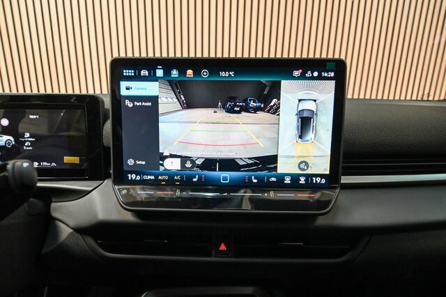 Volkswagen T-Roc 1.5 eTSI R-Line | HUD | BLACK PACK | ELEKTR. ACHTERKLEP | STOELV