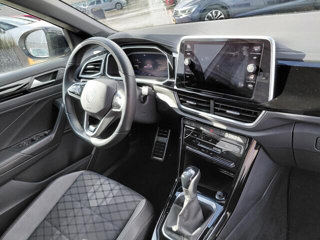 Volkswagen T-Roc 1.5 TSI R-Line | Multimedia | Sportpakket | Camera | 18" | binnenkort beschikbaar