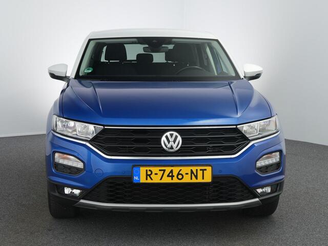 Volkswagen T-Roc 1.0 TSI Style | ACC | Stoelverwarming | Trekhaak | Navi |
