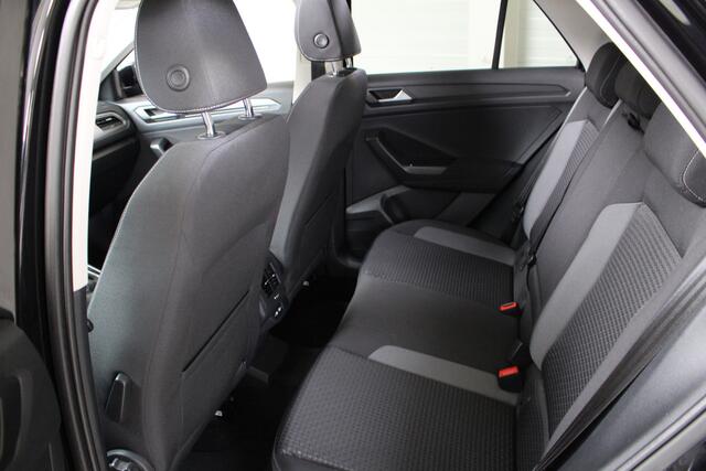 Volkswagen T-Roc 1.5 TSI 150PK Style R-Line DSG Navigatie | Panoramadak | Camera | Beats Audio | El. achterklep