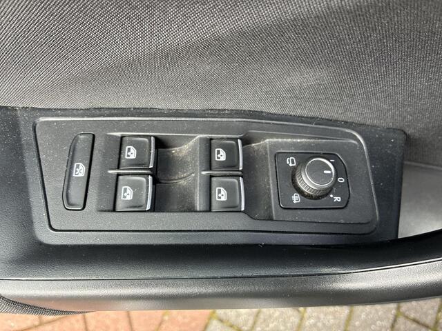 Volkswagen T-Roc 1.0 TSI 110pk Style · Camera · ACC · Apple/Android Car Play · Navigatie · Verkeersbord Detectie · Elek. Inklapbare Spiegels ·