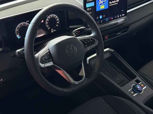 Volkswagen T-Roc NW MODEL 2026 1.5 eTSI 150PK CAMERA STOEL/STUUR VERW. LED