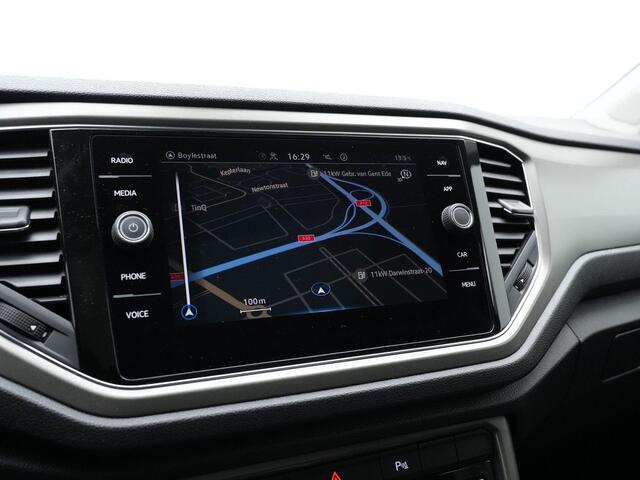 Volkswagen T-Roc 1.5 TSI 150 pk DSG Style | Panoramadak | Stoelverwarming | Adaptive Cruise | Navigatie | Carplay