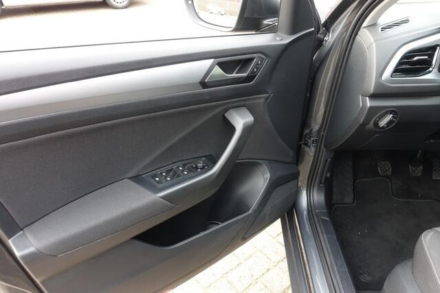 Volkswagen T-Roc 1.0 TSI LIFE BUSINESS Trekhaak 1e Eigenaar (All-in prijs)