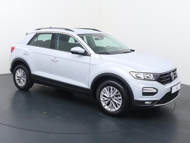 Volkswagen T-Roc 1.0 TSI Style | 110 PK | Achteruitrijcamera | Navigatiesysteem | Adaptive cruise control |