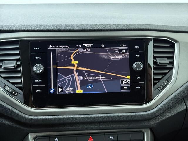Volkswagen T-Roc 1.0 TSI Style | 110 PK | Achteruitrijcamera | Navigatiesysteem | Adaptive cruise control |
